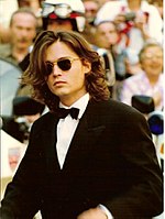 150px-Johnny_Depp_Cannes_nineties