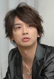 悲惨な生い立ちの芸能人20選!貧乏・イジメ・事故…壮絶エピソードも紹介
